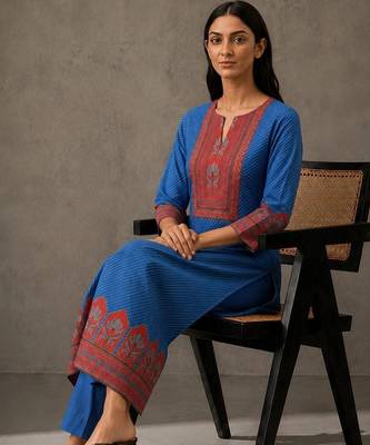 women ethnic motifs printed regular kurta with trousers 4