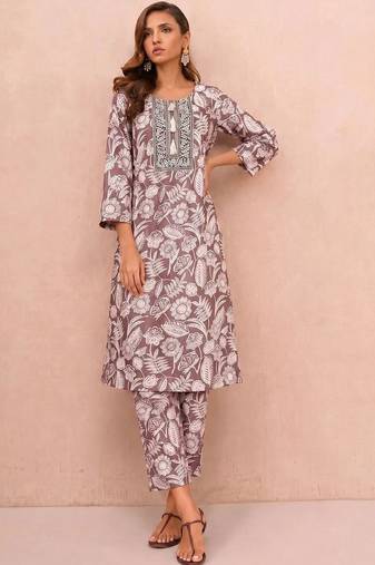 women floral printed regular thread work kurta with trousers