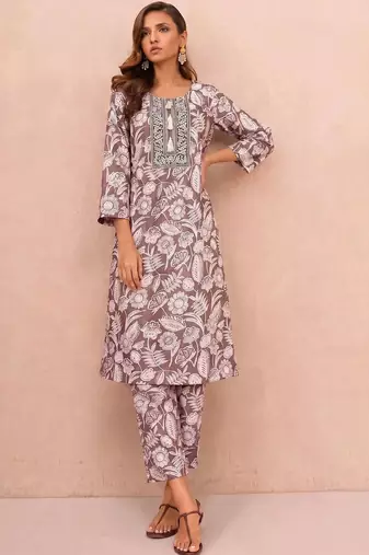 women floral printed regular thread work kurta with trousers