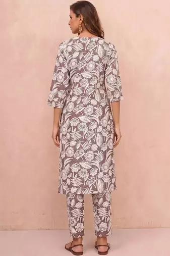 women floral printed regular thread work kurta with trousers