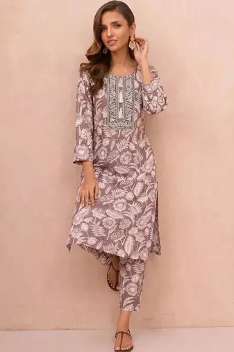 women floral printed regular thread work kurta with trousers