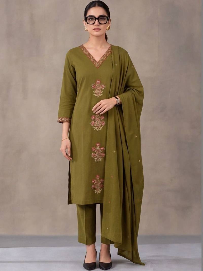 women ethnic motifs embroidered regular thread work cotton kurta with trousers & with dupatta