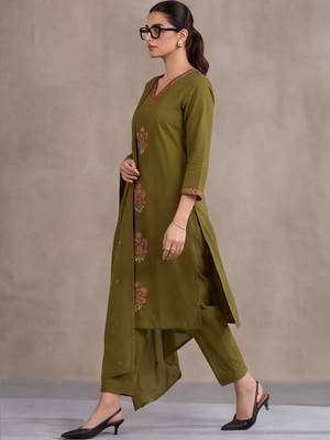 women ethnic motifs embroidered regular thread work cotton kurta with trousers & with dupatta 6