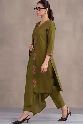women ethnic motifs embroidered regular thread work cotton kurta with trousers & with dupatta