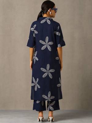 women floral printed regular cotton kurta with palazzos 3
