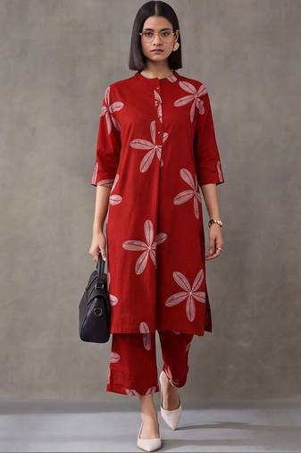 women floral printed regular cotton kurta with trousers