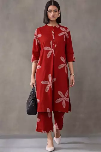 women floral printed regular cotton kurta with trousers