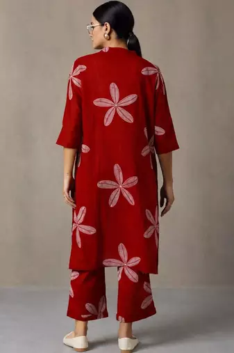 women floral printed regular cotton kurta with trousers