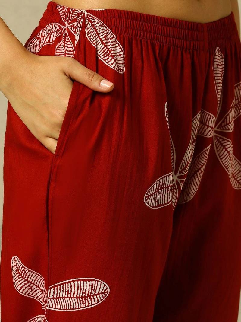 women floral printed regular cotton kurta with trousers
