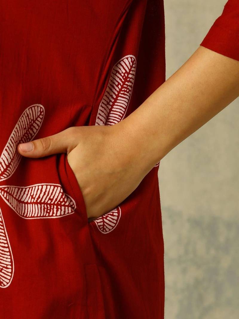 women floral printed regular cotton kurta with trousers