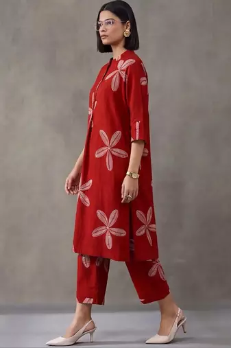 women floral printed regular cotton kurta with trousers