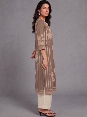 women floral printed regular kurta with palazzos 2