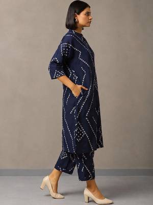 women leheriya printed regular cotton kurta with palazzos 2