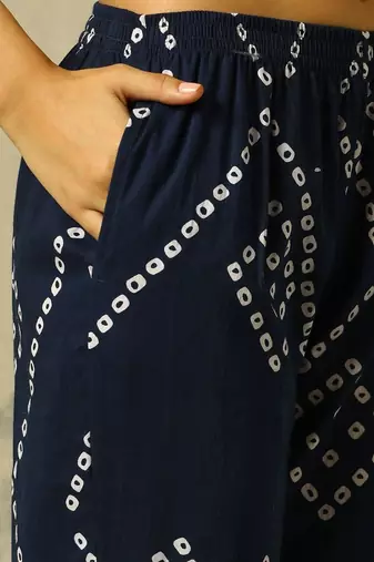 women leheriya printed regular cotton kurta with palazzos