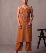 women ethnic motifs embroidered regular thread work kurta with trousers
