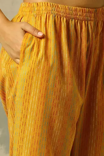 women printed regular cotton kurta with palazzos