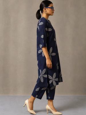 women floral printed regular cotton kurta with trousers 2