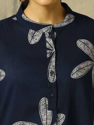 women floral printed regular cotton kurta with trousers 7
