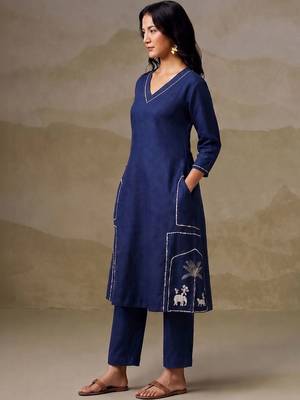women ethnic motifs embroidered regular thread work kurta with trousers 2