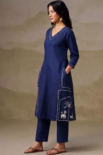 women ethnic motifs embroidered regular thread work kurta with trousers