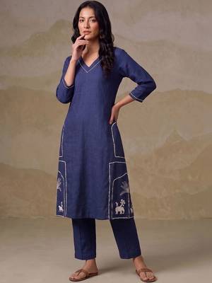 women ethnic motifs embroidered regular thread work kurta with trousers 6