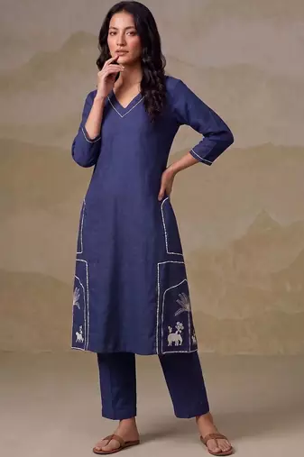 women ethnic motifs embroidered regular thread work kurta with trousers