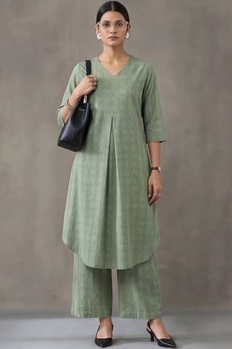 women ethnic motifs printed pleated kurta with palazzos