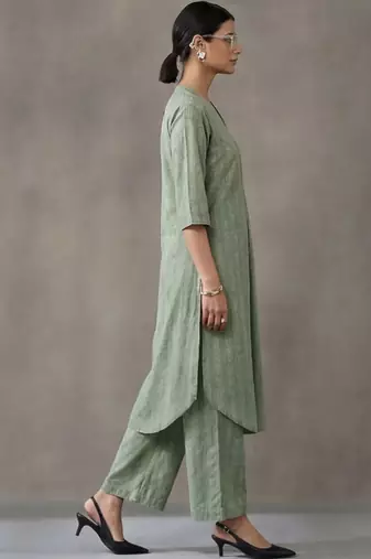 women ethnic motifs printed pleated kurta with palazzos