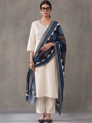women embroidered regular thread work cotton kurta with trousers & with dupatta 1