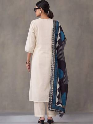 women embroidered regular thread work cotton kurta with trousers & with dupatta 3