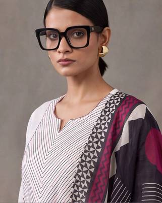 women embroidered thread work cotton kurta with trousers & with dupatta 4