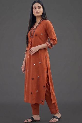 workwear women embroidered kurta with trousers