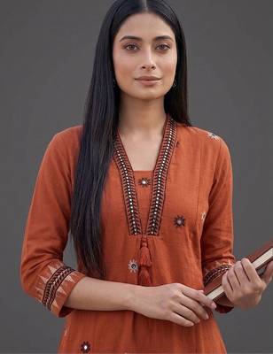 workwear women embroidered kurta with trousers 5