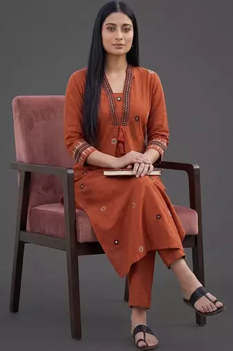 workwear women embroidered kurta with trousers