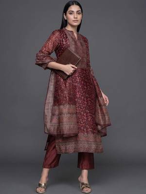 smart women printed kurta with trousers 1