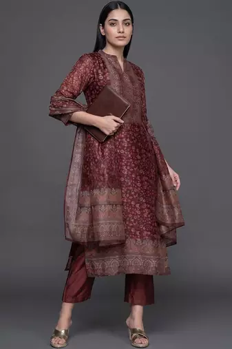 smart women printed kurta with trousers