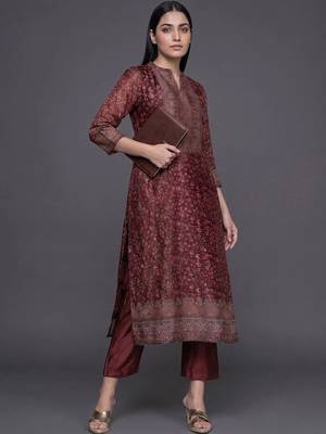 smart women printed kurta with trousers 5