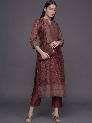 smart women printed kurta with trousers 7