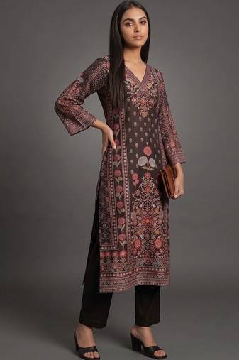 smart women printed kurta with trousers
