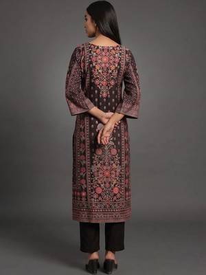 smart women printed kurta with trousers 2