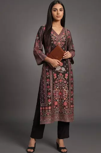 smart women printed kurta with trousers