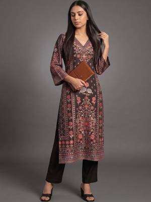 smart women printed kurta with trousers 4