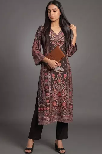 smart women printed kurta with trousers
