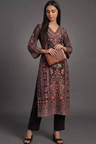smart women printed kurta with trousers