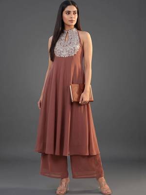 everyday workwear women embroidered kurta with palazzos 1