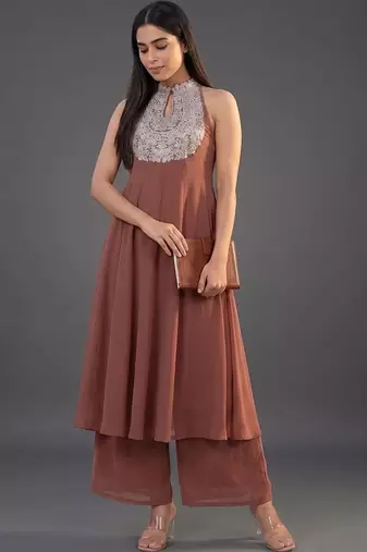 everyday workwear women embroidered kurta with palazzos