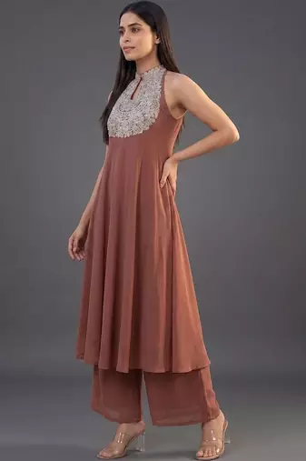 everyday workwear women embroidered kurta with palazzos
