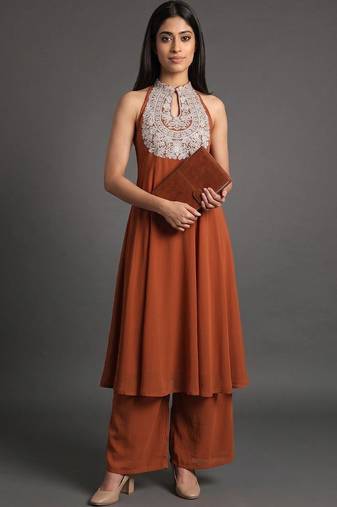 smart women embroidered kurta with palazzos