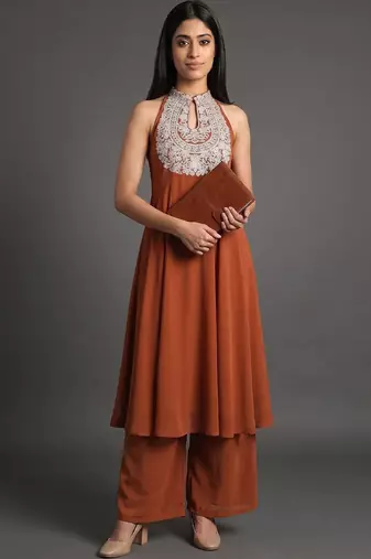 smart women embroidered kurta with palazzos