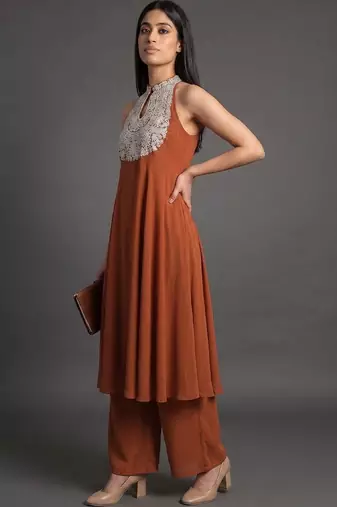 smart women embroidered kurta with palazzos